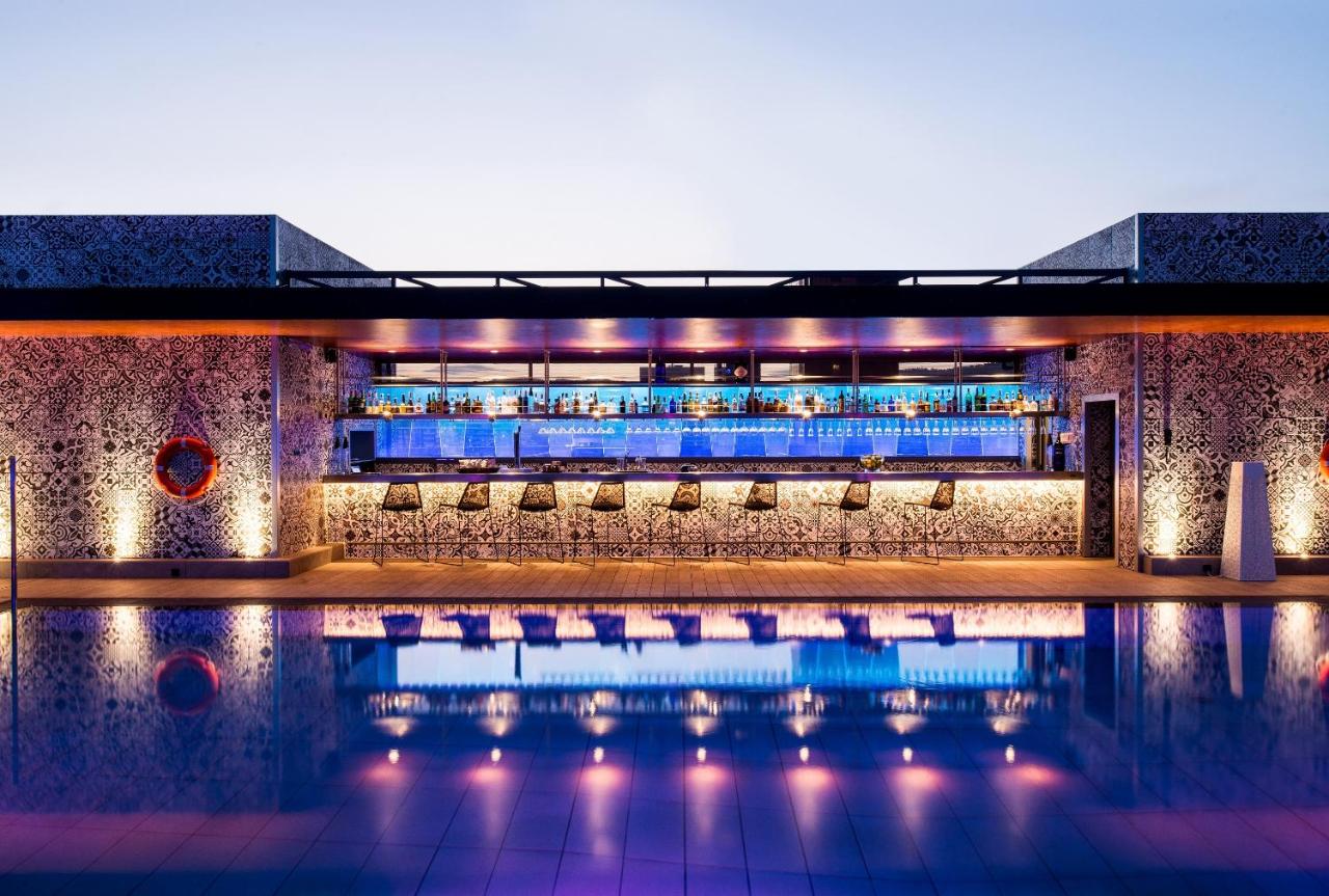 https://wpt-new.dev-bk.se/wp-content/uploads/2022/09/Catalonia-Plaza-pool.jpeg